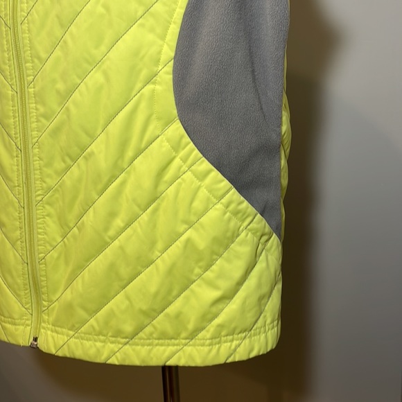 COLUMBIA Quilted Vest with fleece Panels Green / Gray X-LARGE - Picture 3 of 10